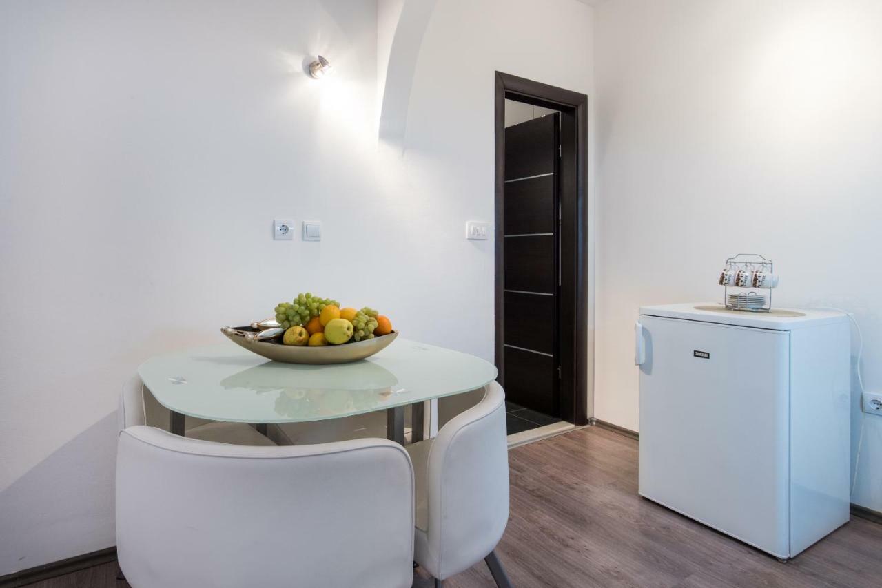 Apartments Nana Podstrana Luaran gambar