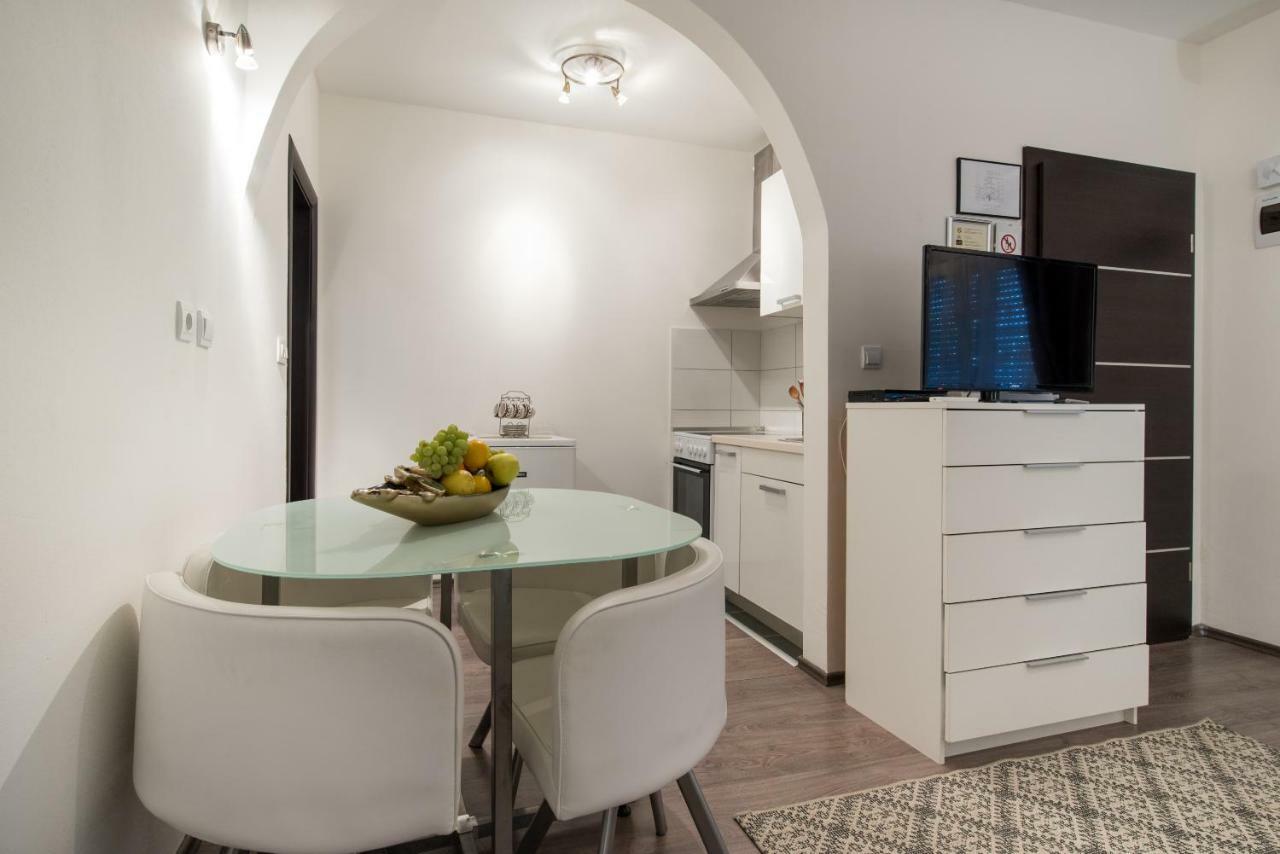 Apartments Nana Podstrana Luaran gambar