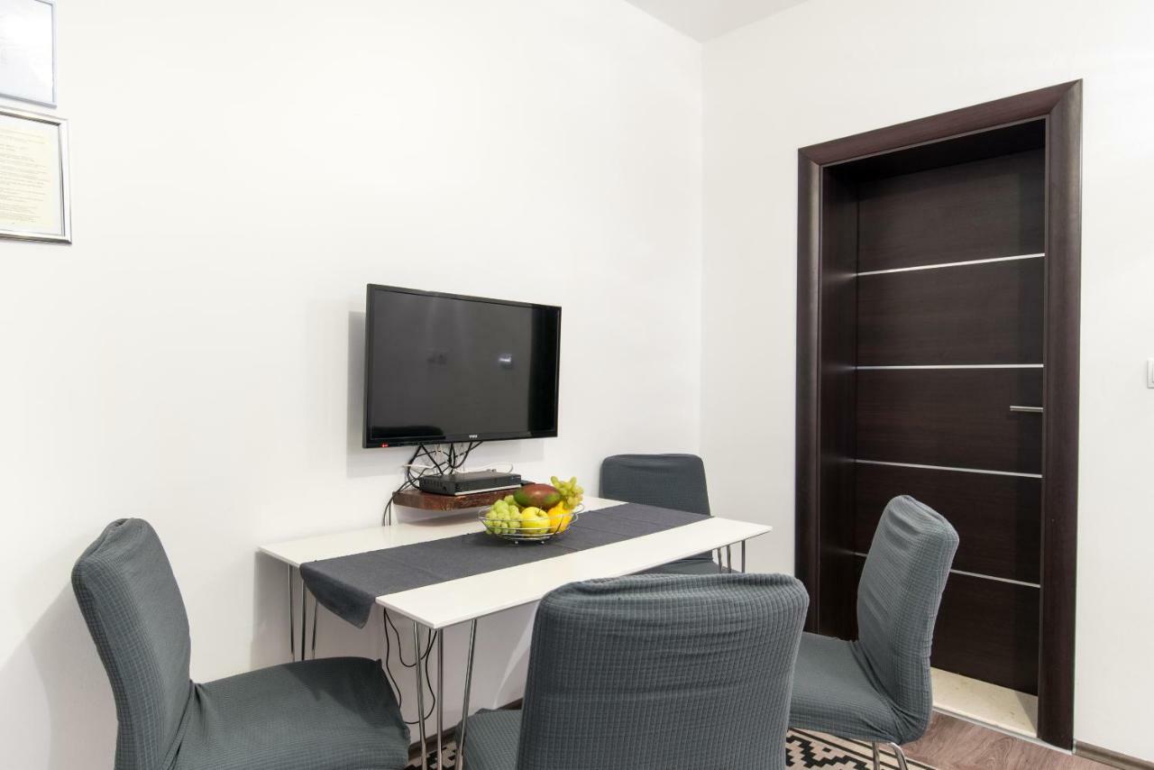 Apartments Nana Podstrana Luaran gambar