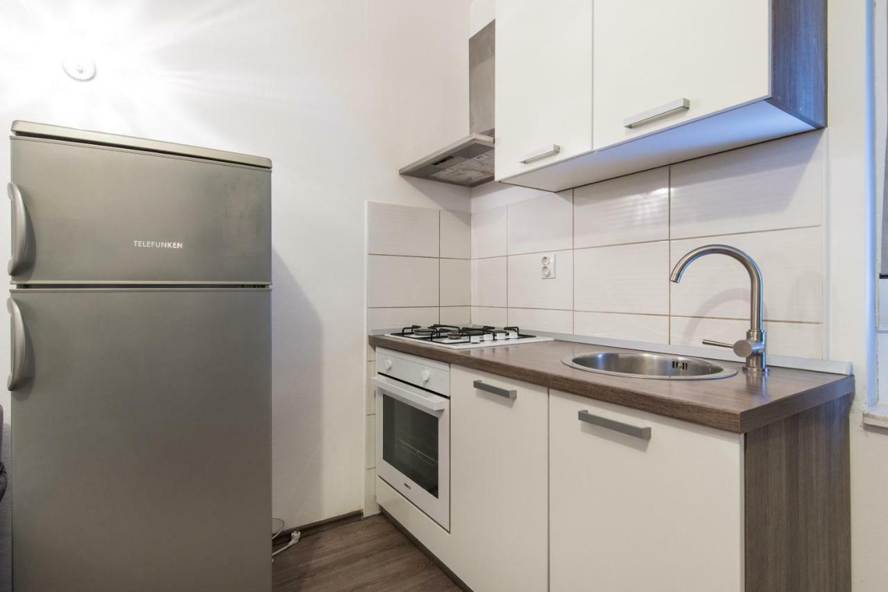 Apartments Nana Podstrana Luaran gambar