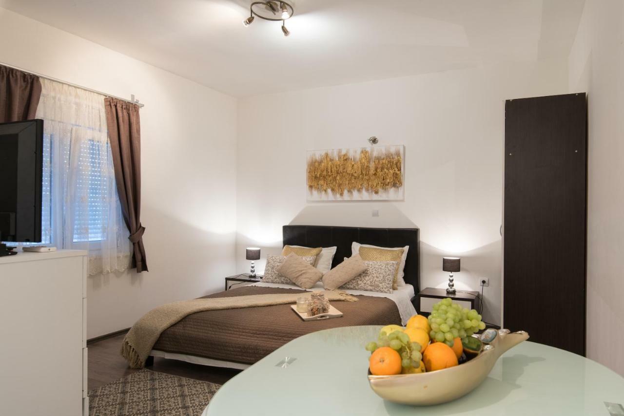 Apartments Nana Podstrana Luaran gambar