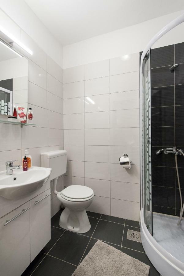 Apartments Nana Podstrana Luaran gambar