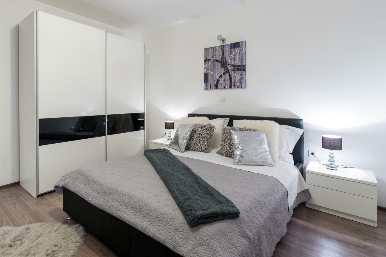 Apartments Nana Podstrana Luaran gambar