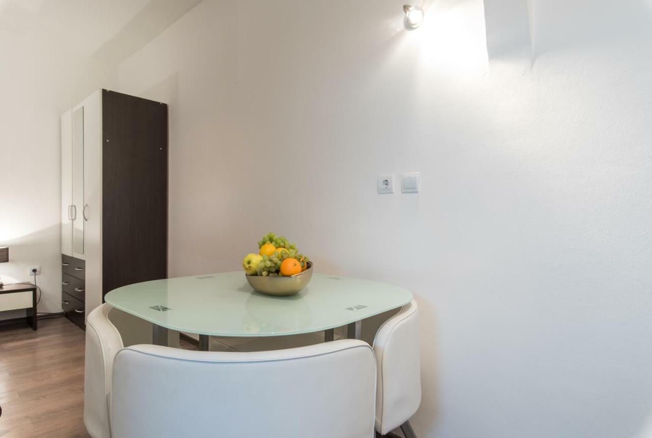 Apartments Nana Podstrana Luaran gambar
