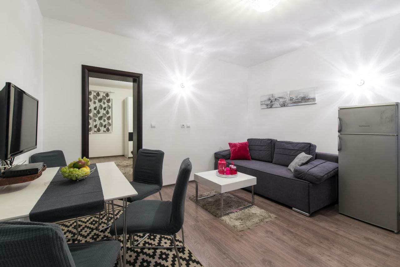 Apartments Nana Podstrana Luaran gambar