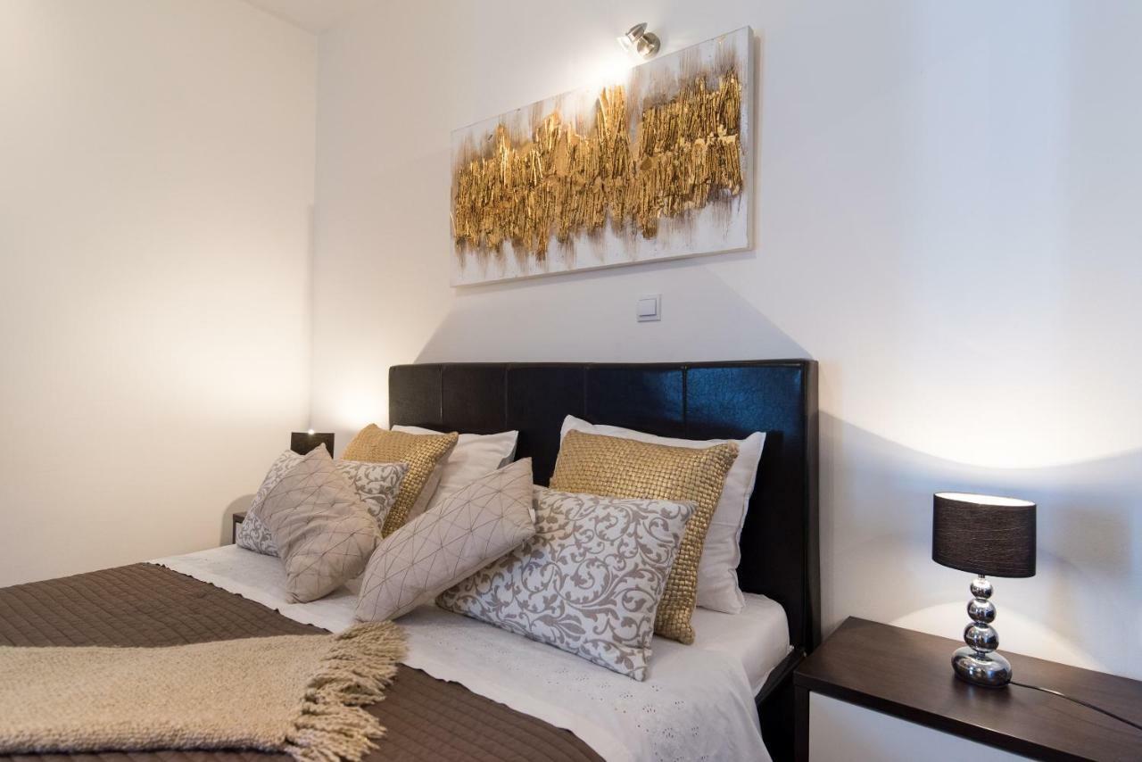 Apartments Nana Podstrana Luaran gambar