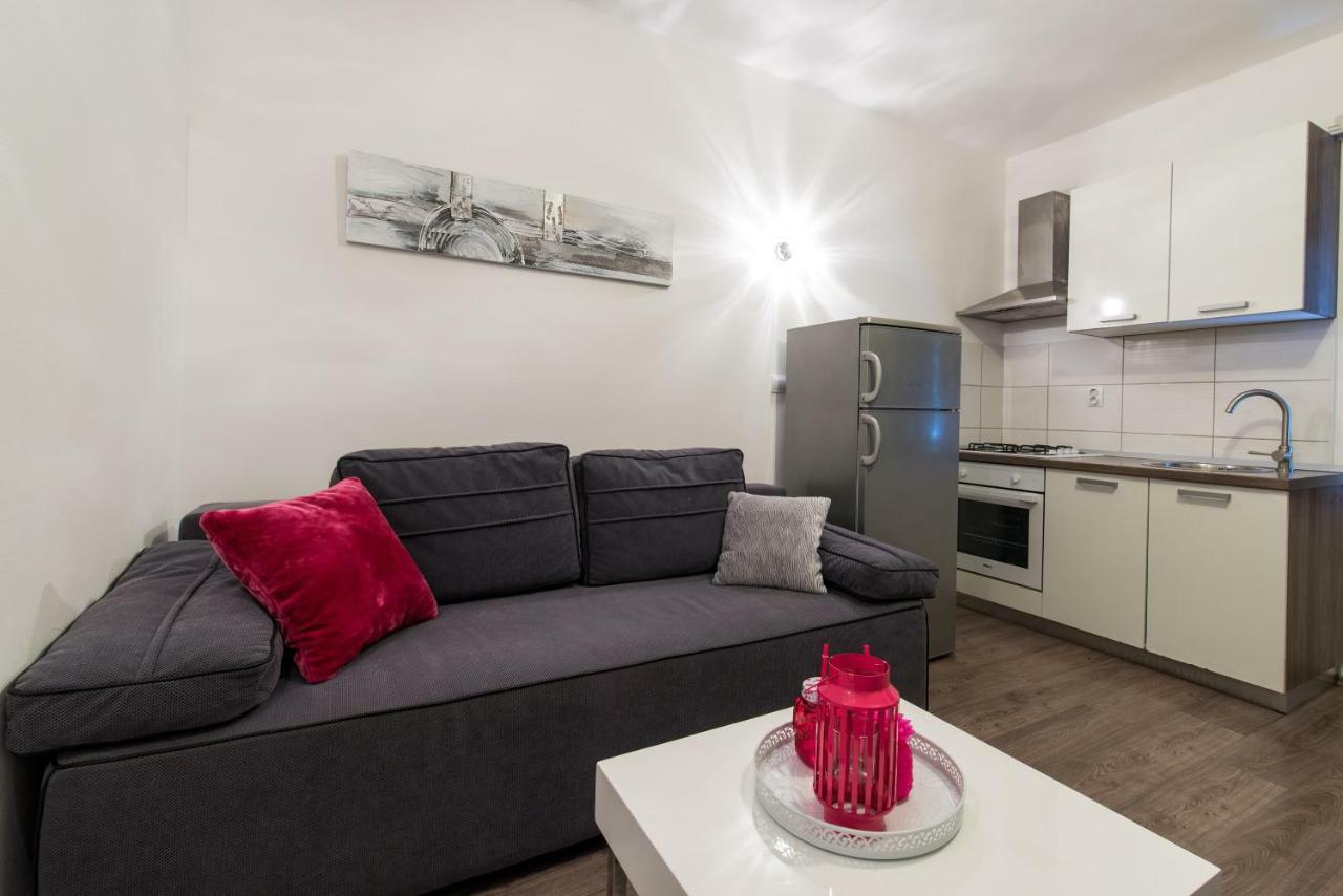 Apartments Nana Podstrana Luaran gambar